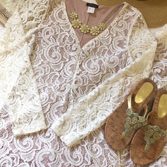 VENUS Dresses & Skirts - Venus White Lace Maxi Dress